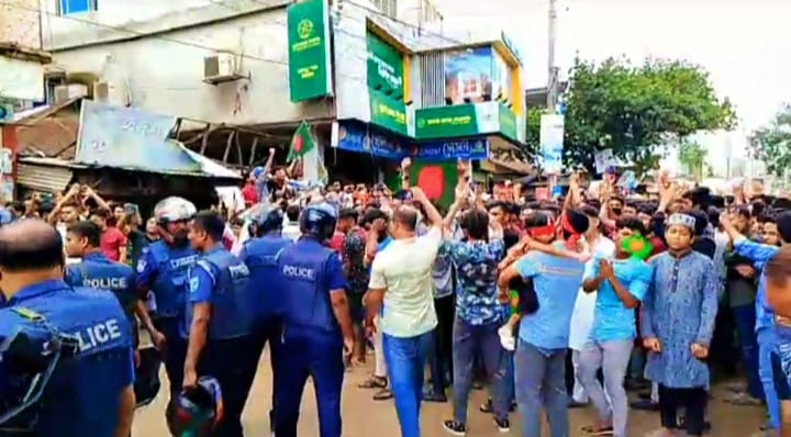 সখীপুরে ধাওয়া-পাল্টা ধাওয়া সংঘর্ষে আহত পুলিশসহ ১৫